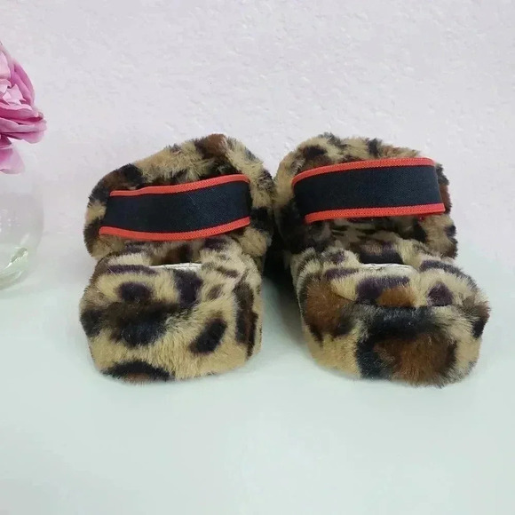 Yoki Snuggles - 05 Leopard Print - Picture 2 of 8